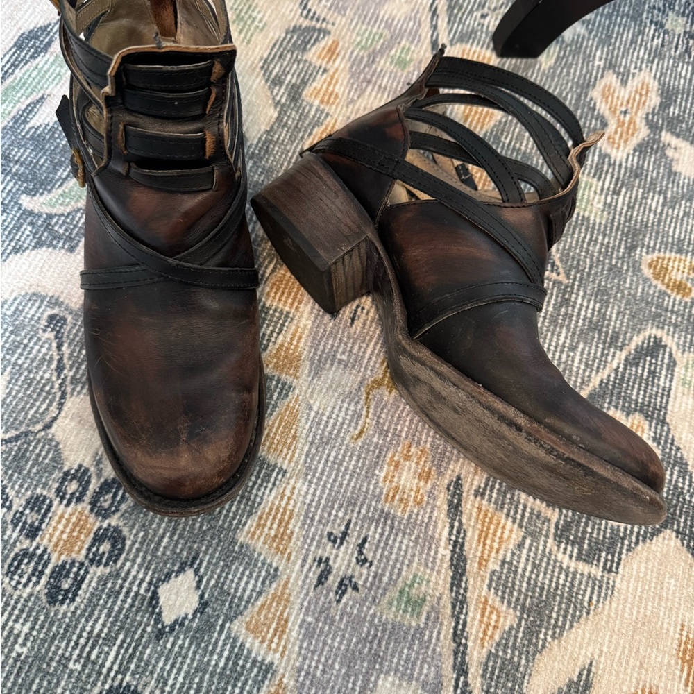 Freebird Distressed Black and Brown Ankle Boots - Picture 5 of 11